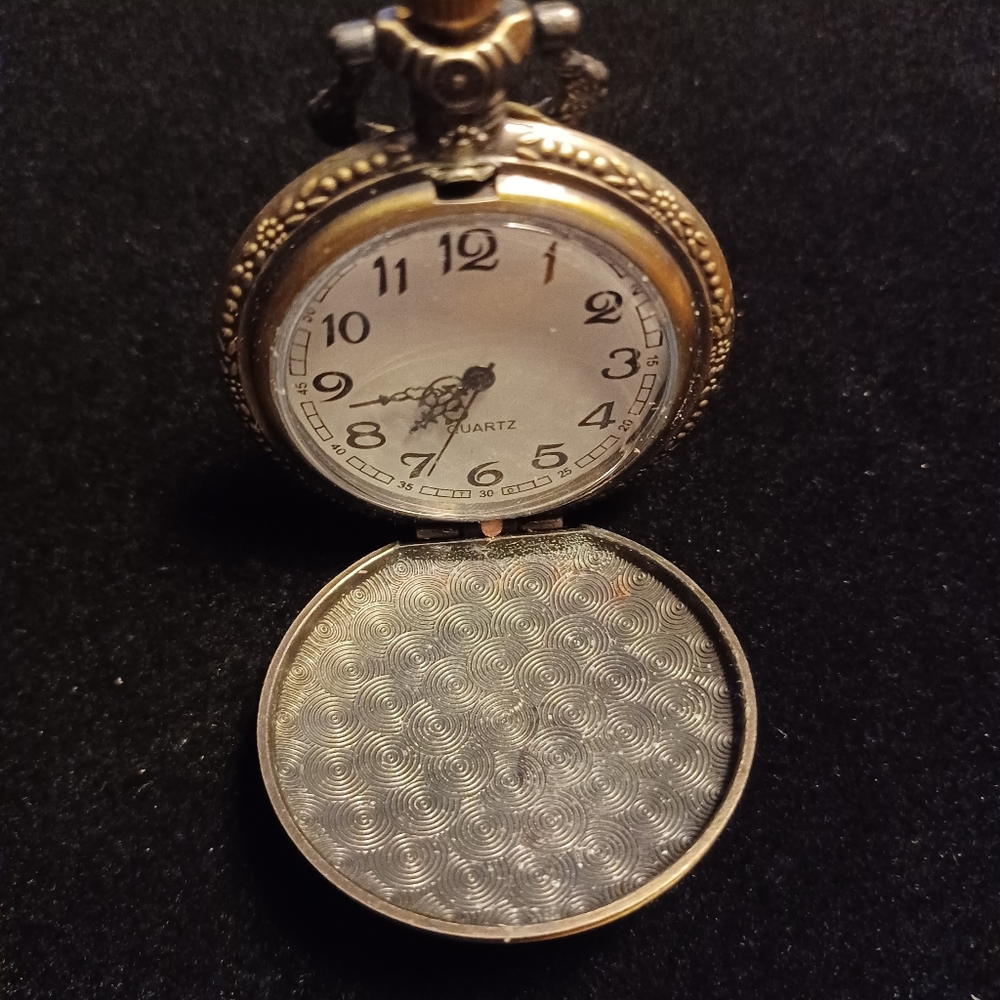 Superman pocket watch beautiful great looking peace just in time for Valentine's